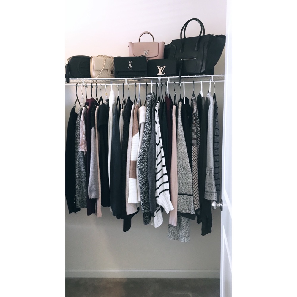 Welcome to my closet! 🖤